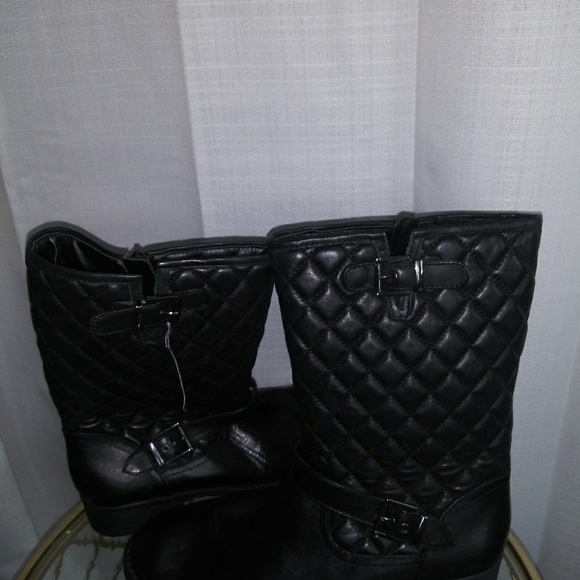 Boots - Picture 5 of 8